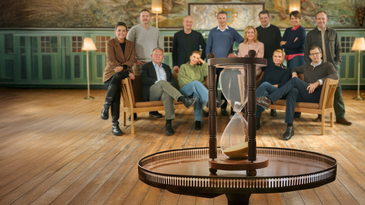 Højskolen - Timeglas backdrop