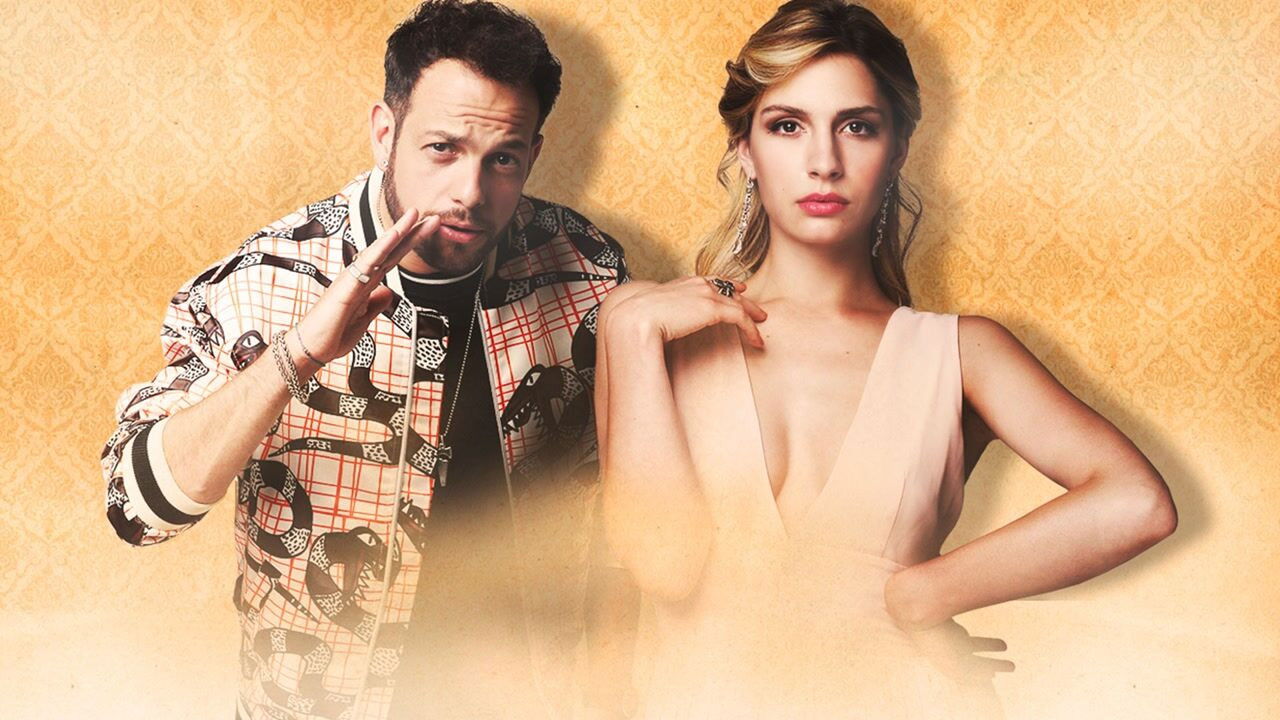 Romolo + Giuly: La guerra mondiale italiana backdrop