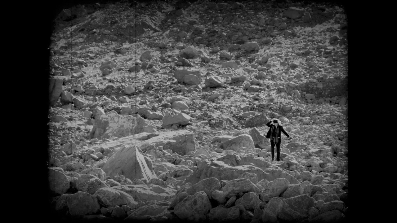 MÉLIÈS SULLA LUNA backdrop