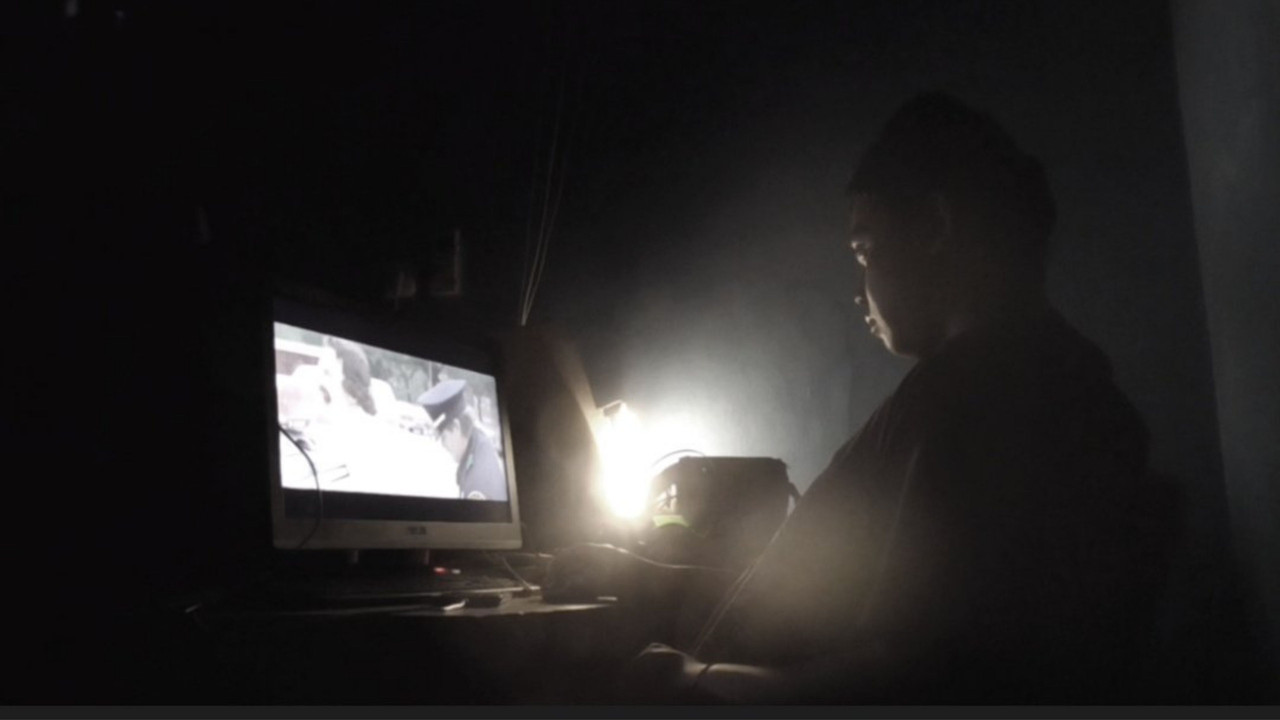 Living In a Daydream backdrop