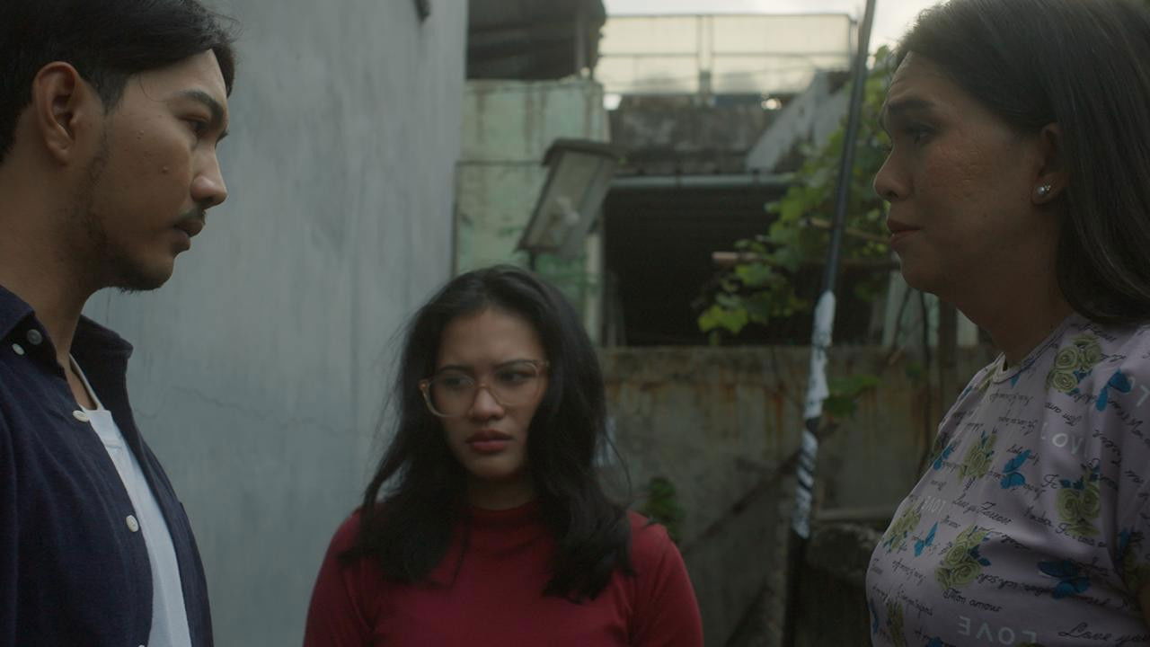 Her Guardian backdrop