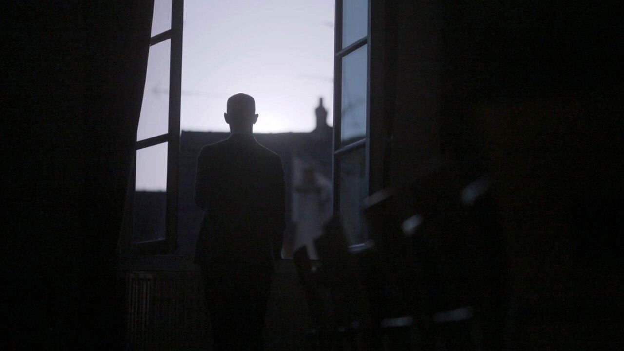 Homos en politique, le dire ou pas ? backdrop