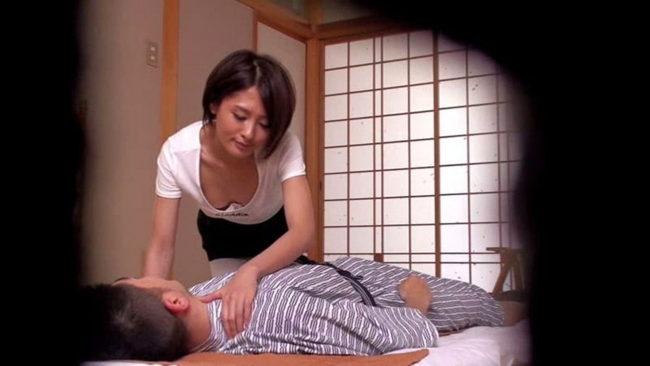 Masseuse is Wearing Kinky Bra? Is She Tempting me? Petite Body Masseuse Gets Fucked by Showing her Breast! backdrop