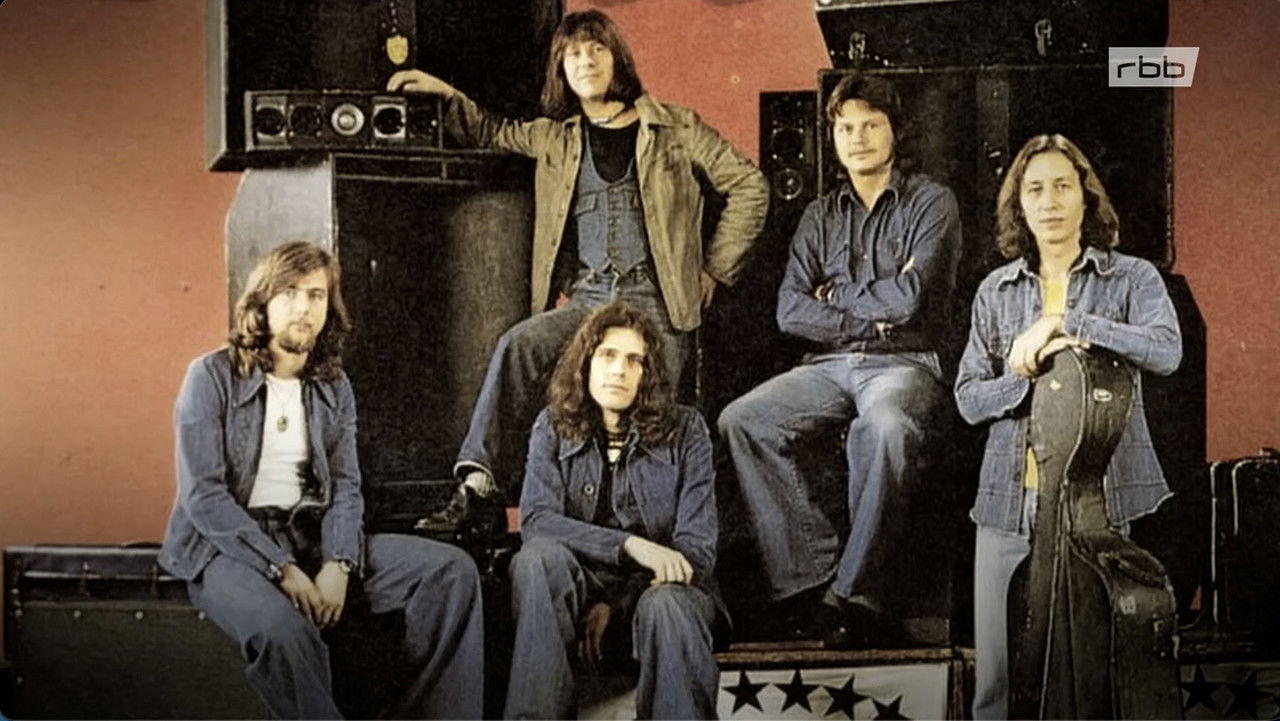 Über sieben Brücken musst du gehen backdrop