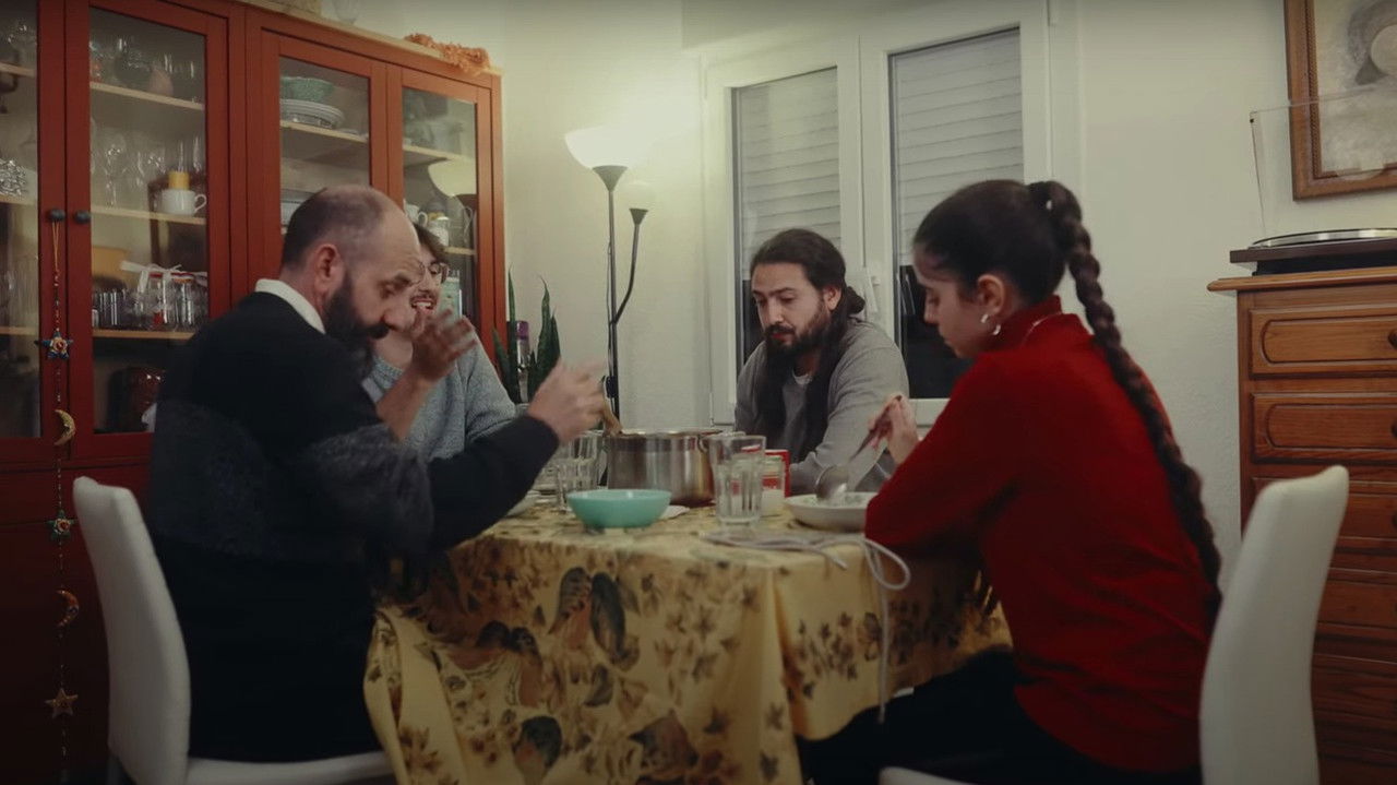 Como si con la comida se pudiera repartir cariño backdrop