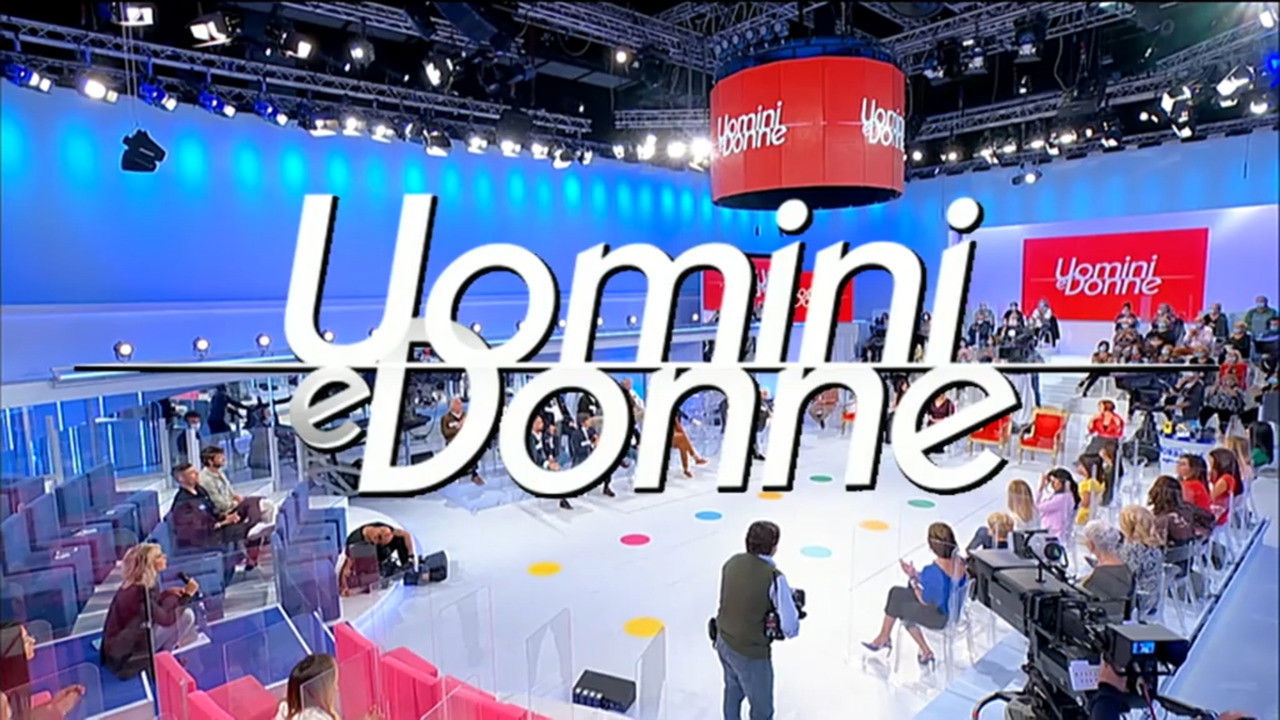 Uomini e Donne backdrop