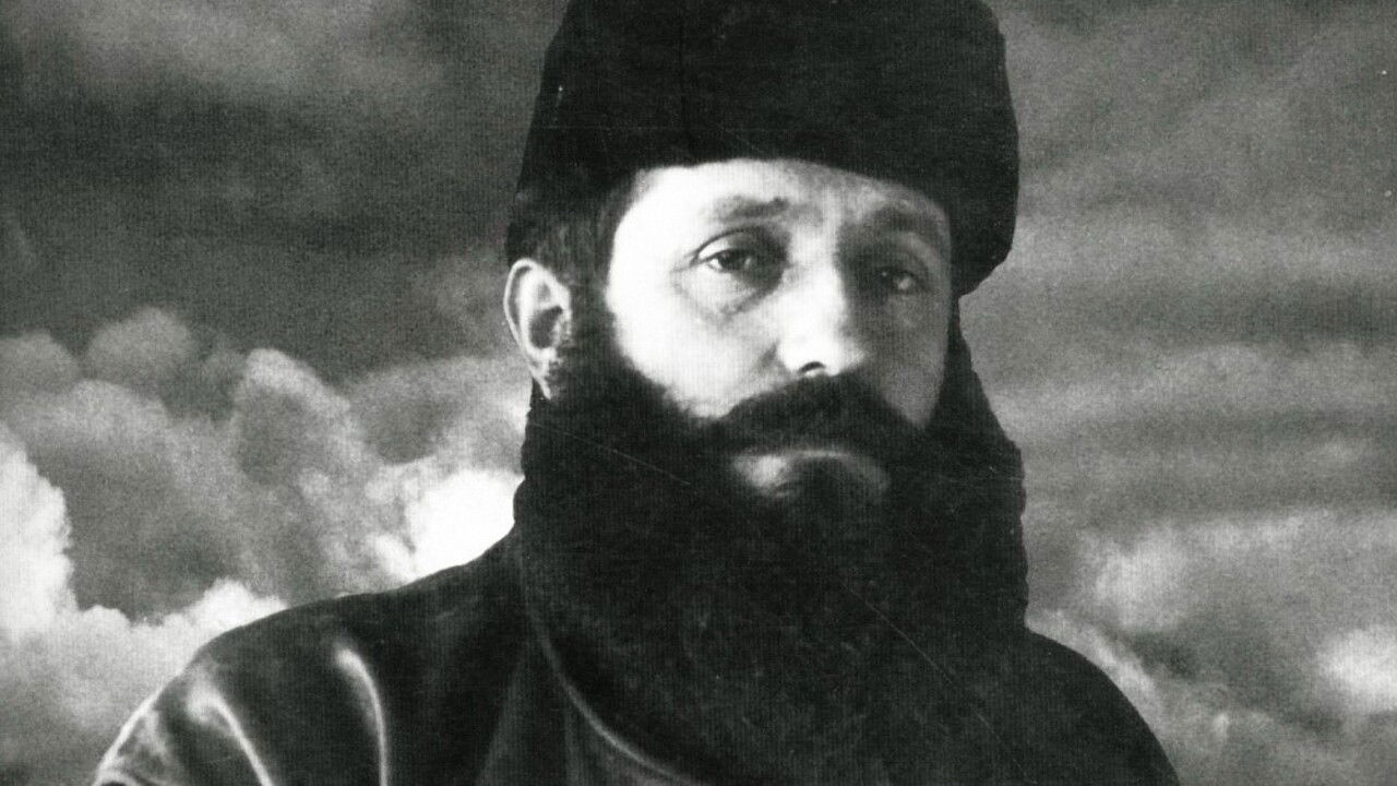 Aris Velouchiotis - The Dilemma backdrop