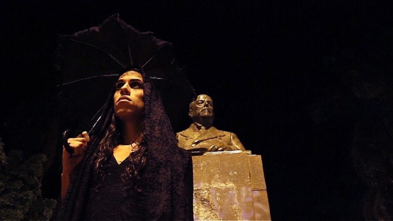 A Mulher de Sete Metros backdrop