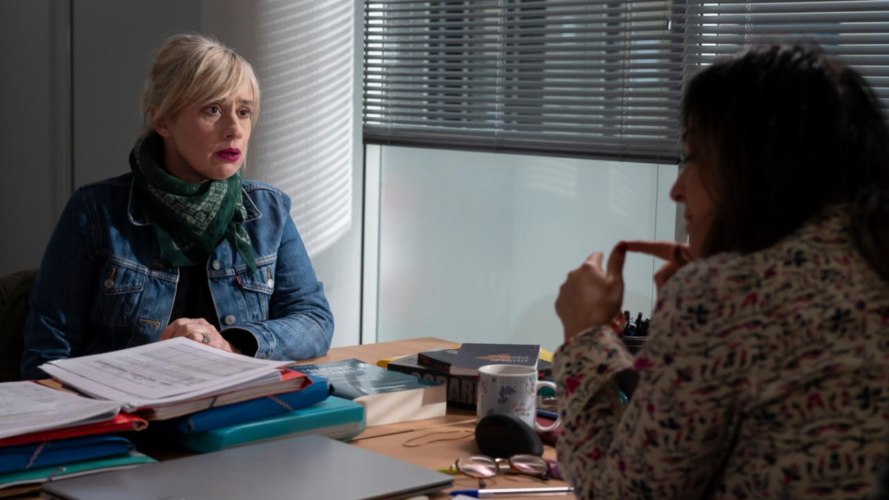 Ça tourne... backdrop