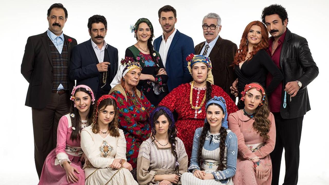 Hanım Köylü backdrop