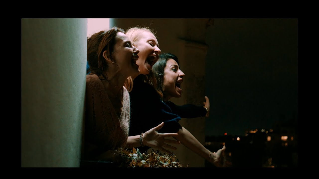 L'Origine du Monde backdrop