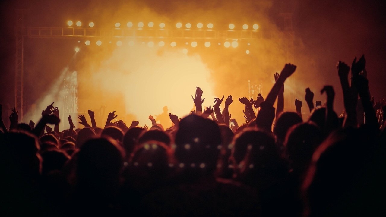 Enrique Iglesias: Live from Odyssey Arena, in Belfast UK backdrop