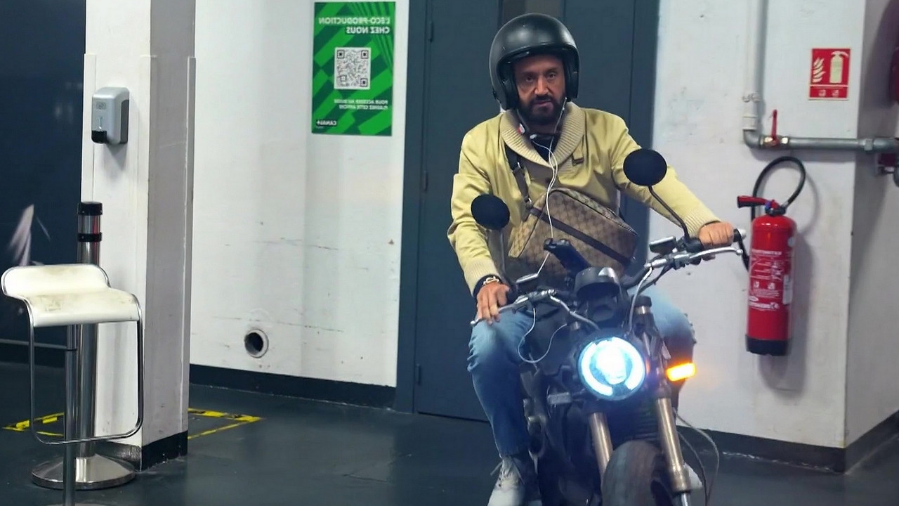 Inside TPMP : les coulisses du talk n°1 backdrop