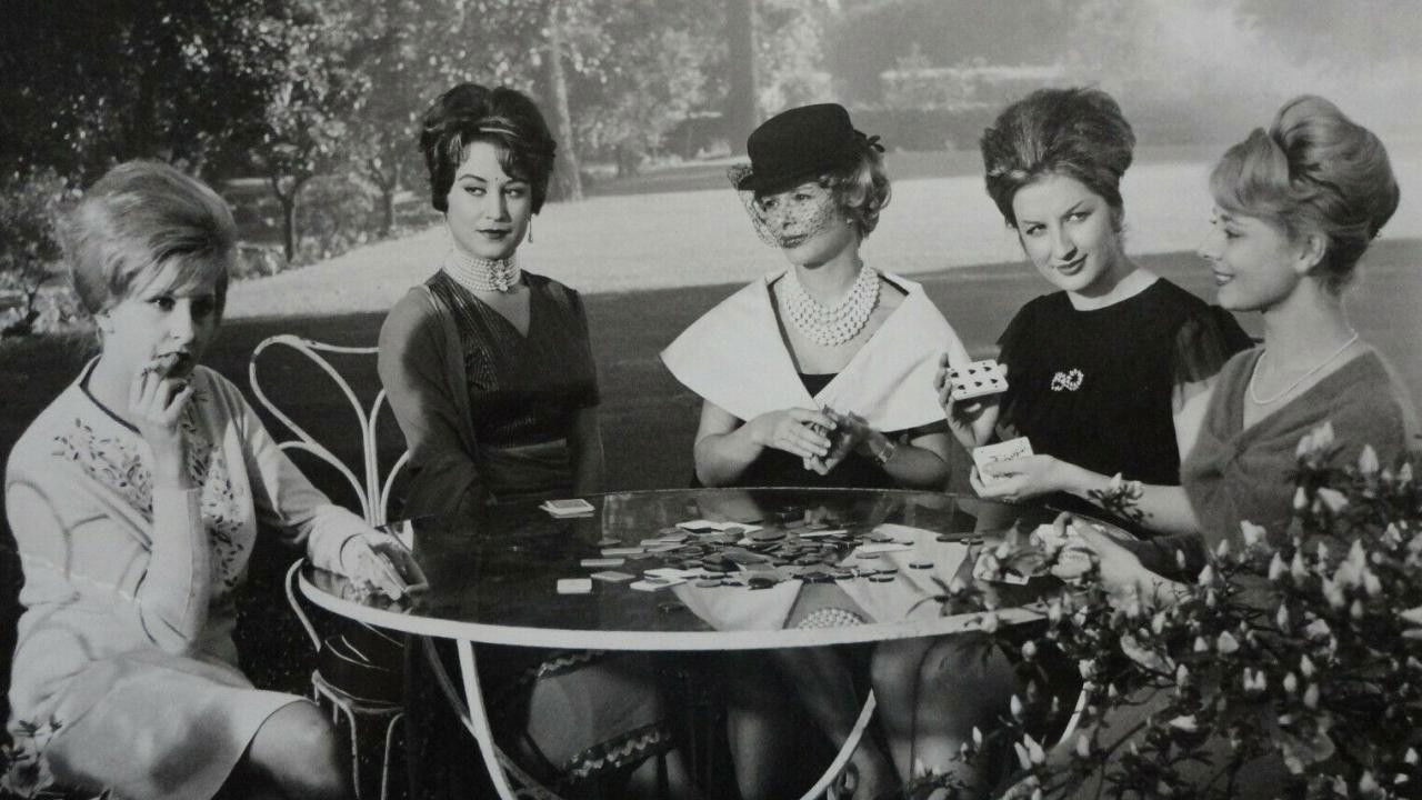 Madri pericolose backdrop