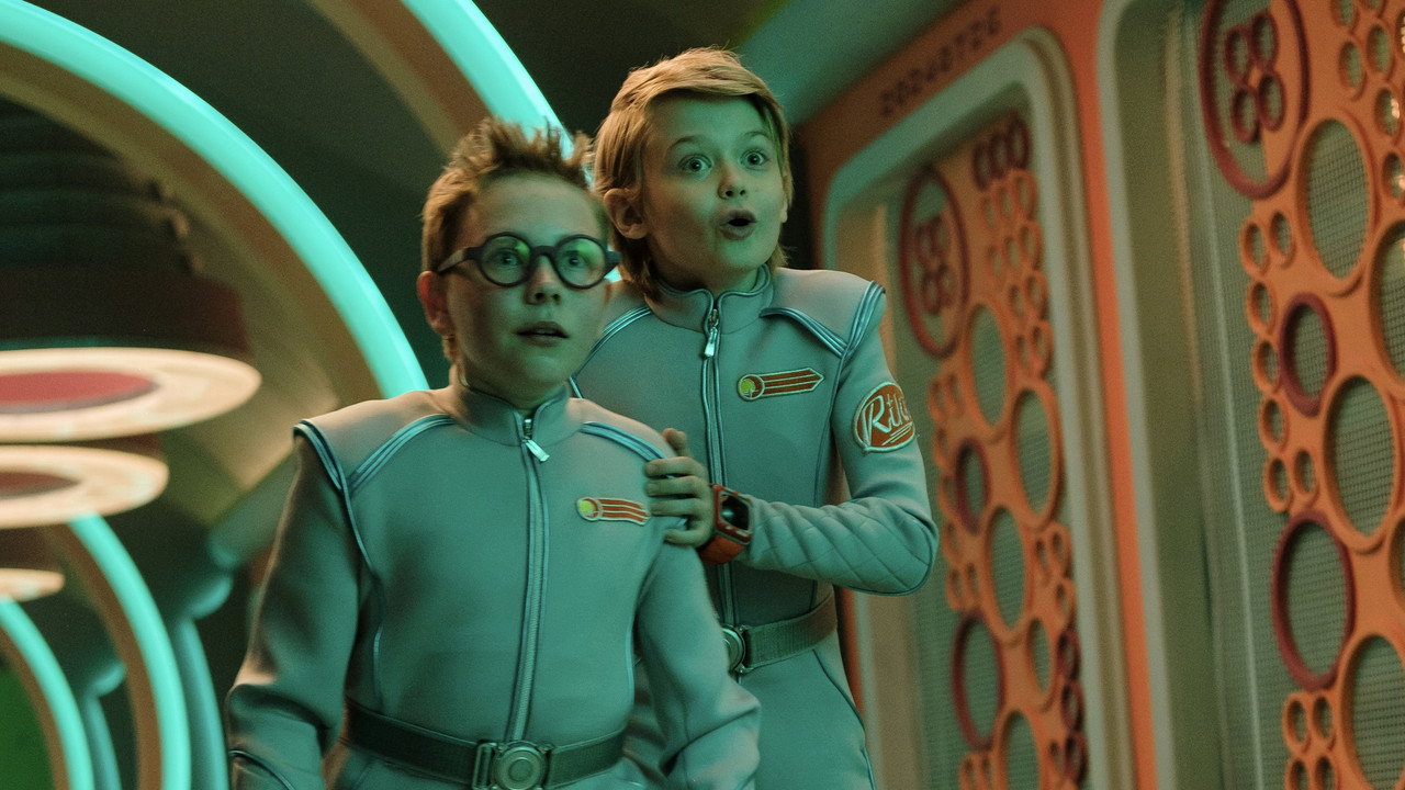 Смешарики: Сквозь вселенные backdrop