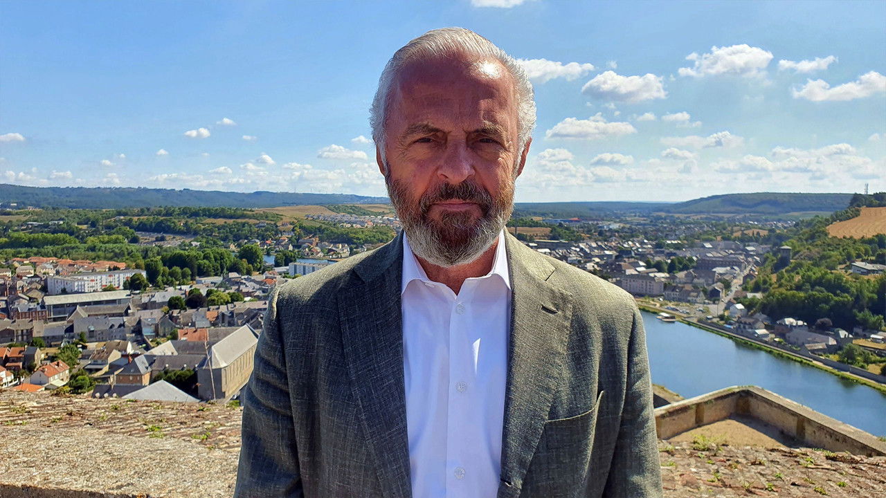 Langs de Maas backdrop