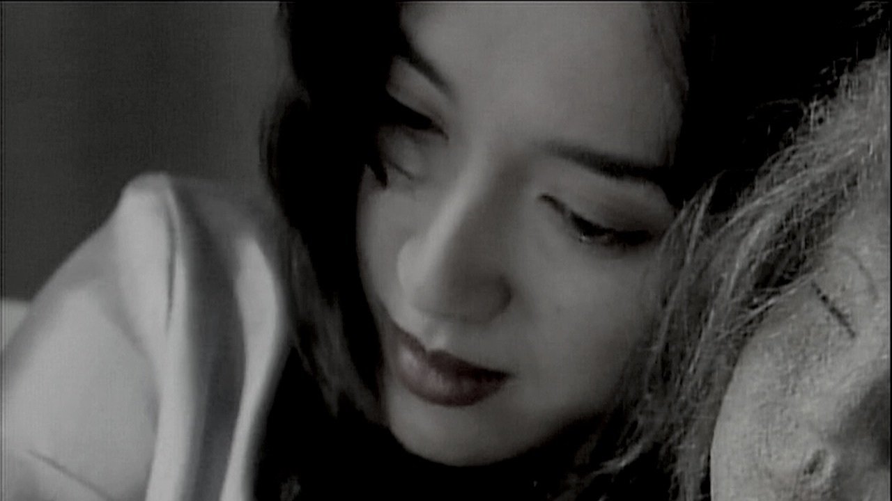 XX: Beautiful Weapon backdrop