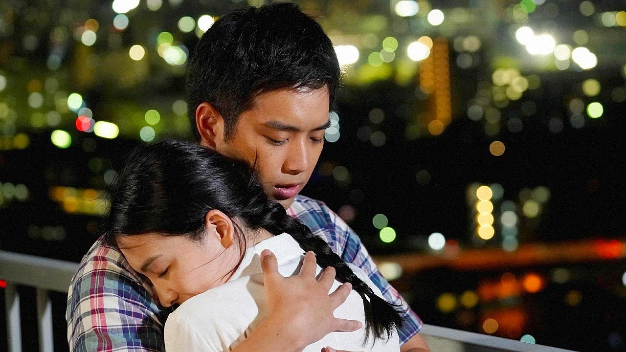 Love and the Grand Tug-of-war backdrop