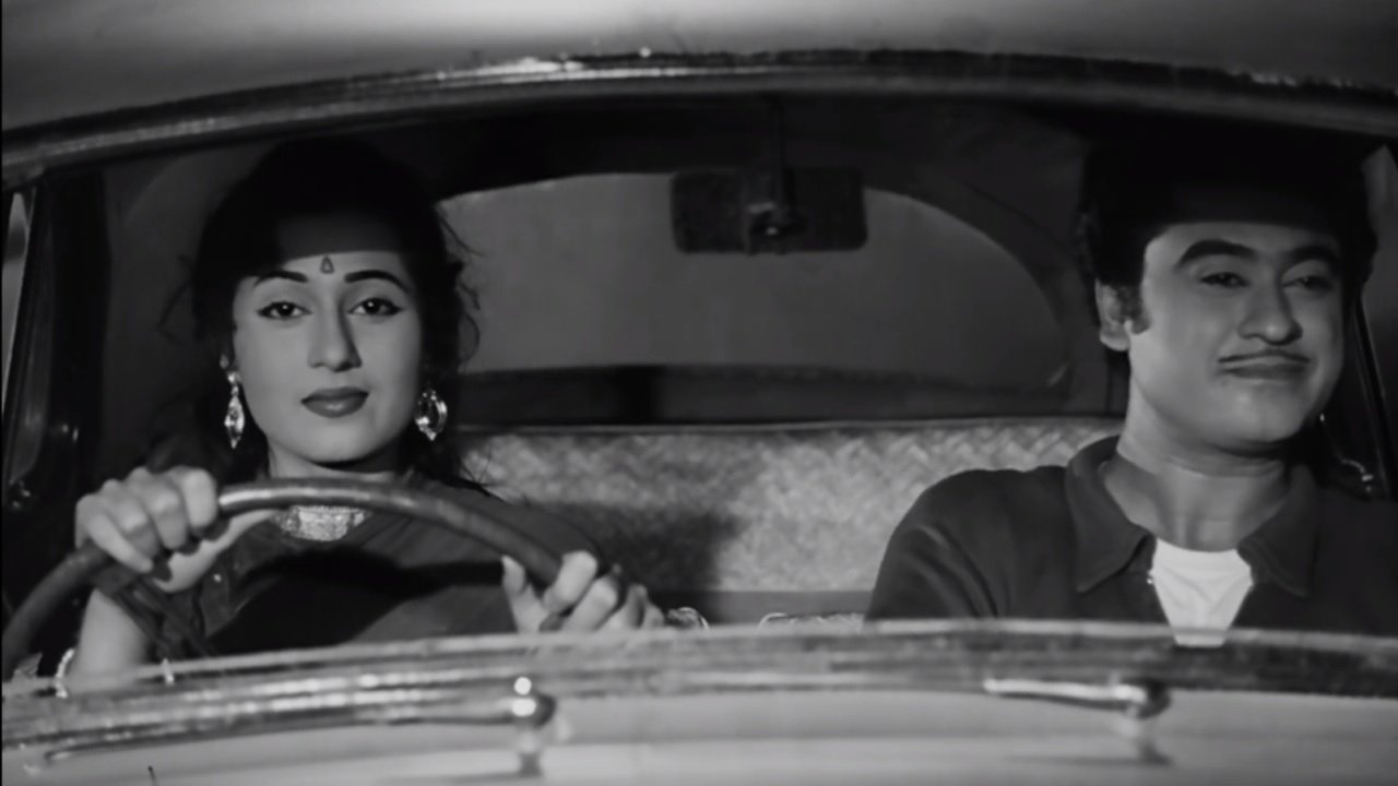 Chalti Ka Naam Gaadi backdrop