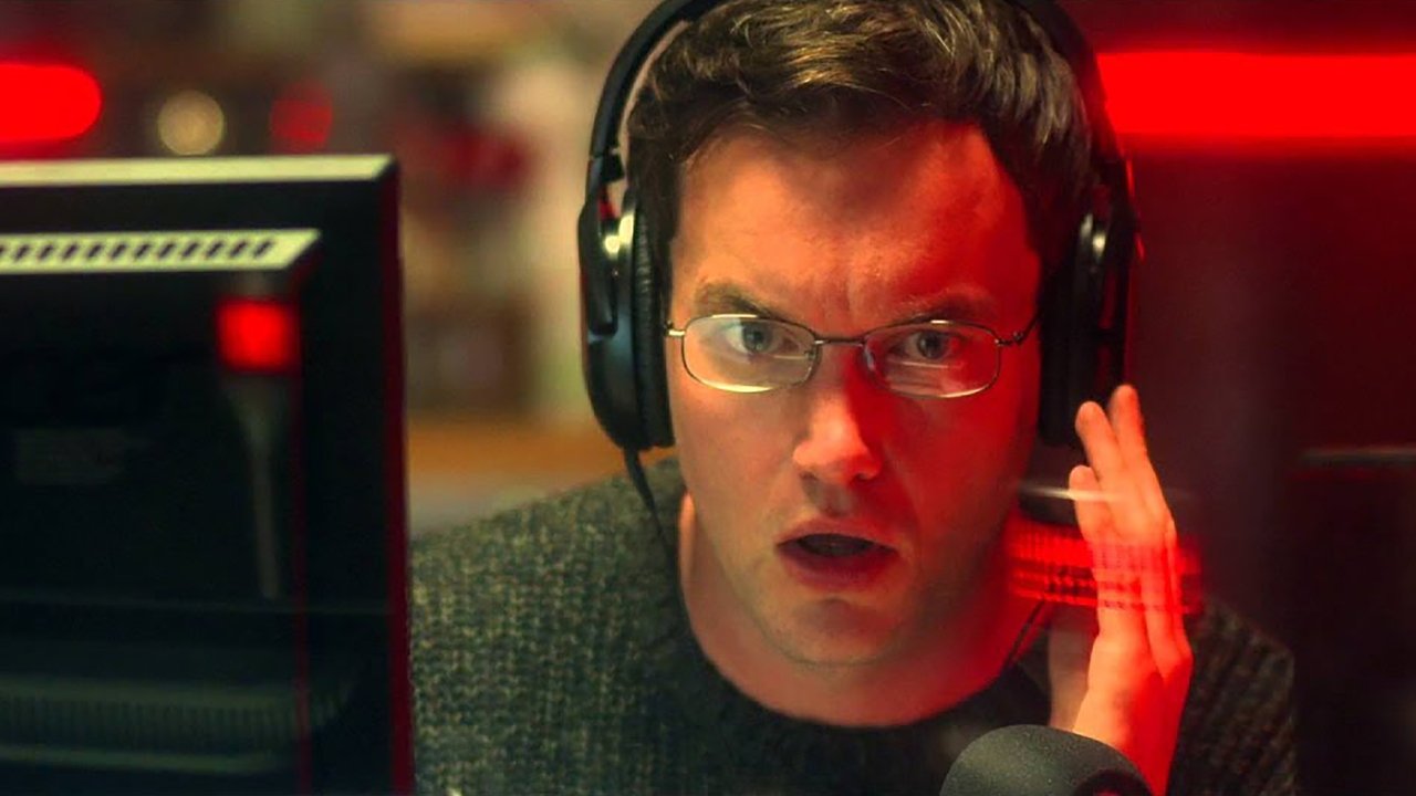 Dark Signal backdrop