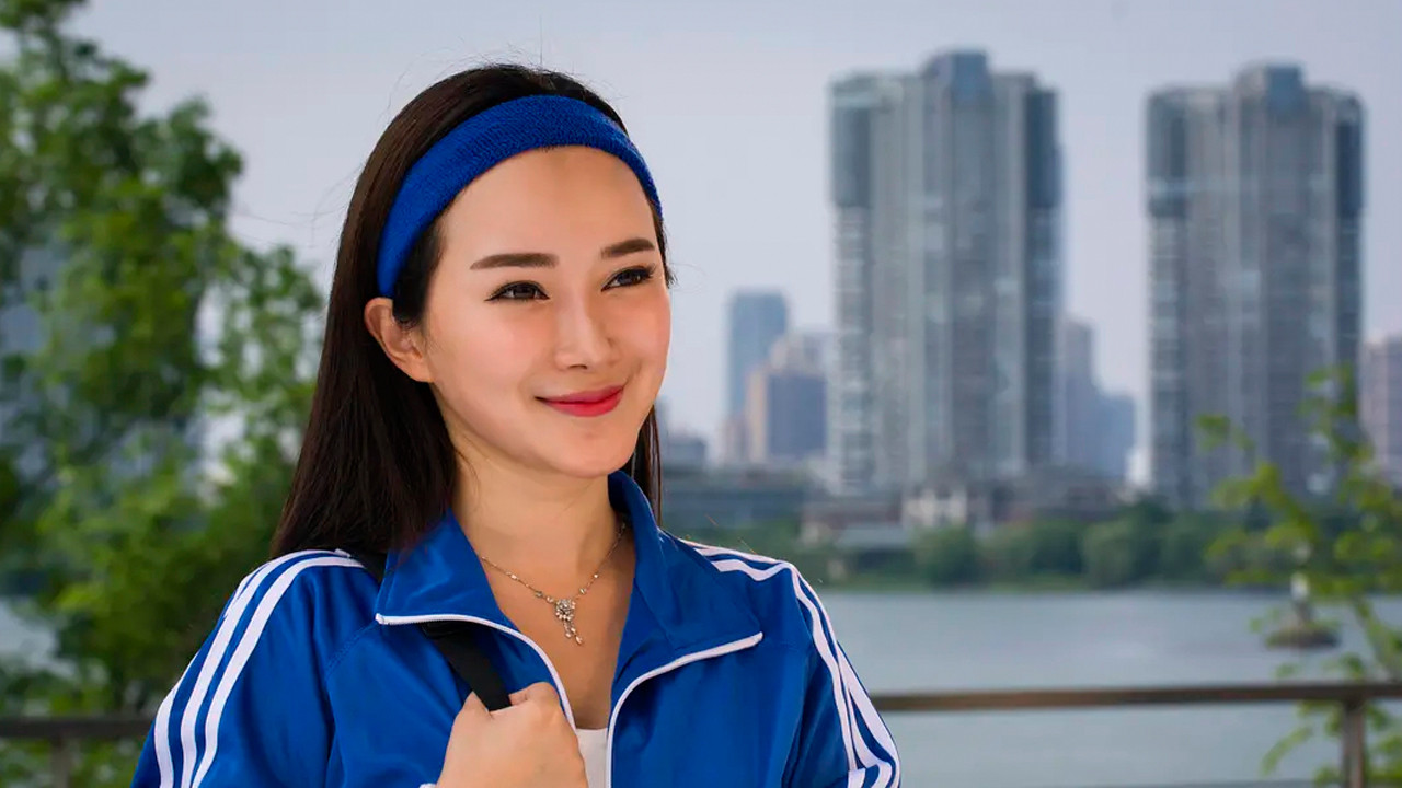 One Car Four Servants backdrop