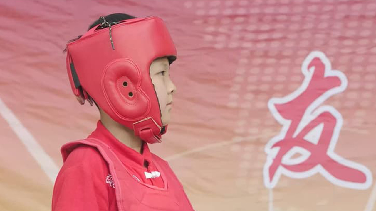 Don't Touch My Dream backdrop