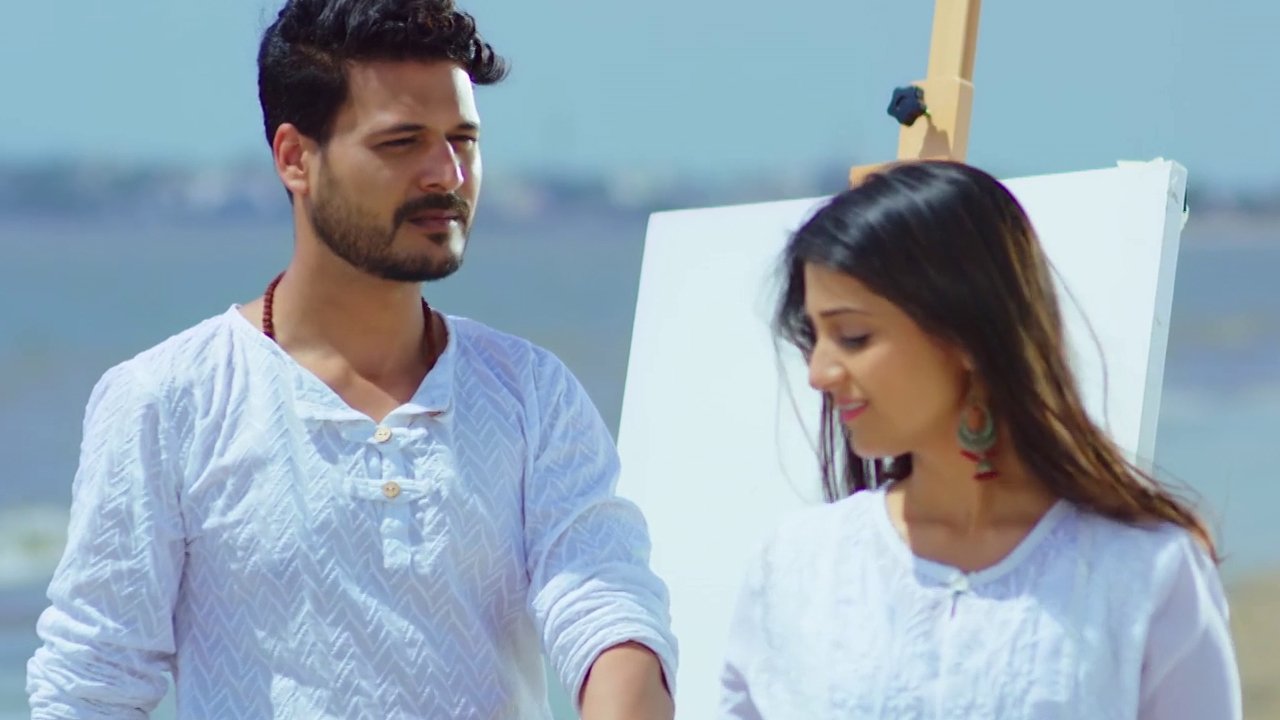 Montu Ni Bittu backdrop