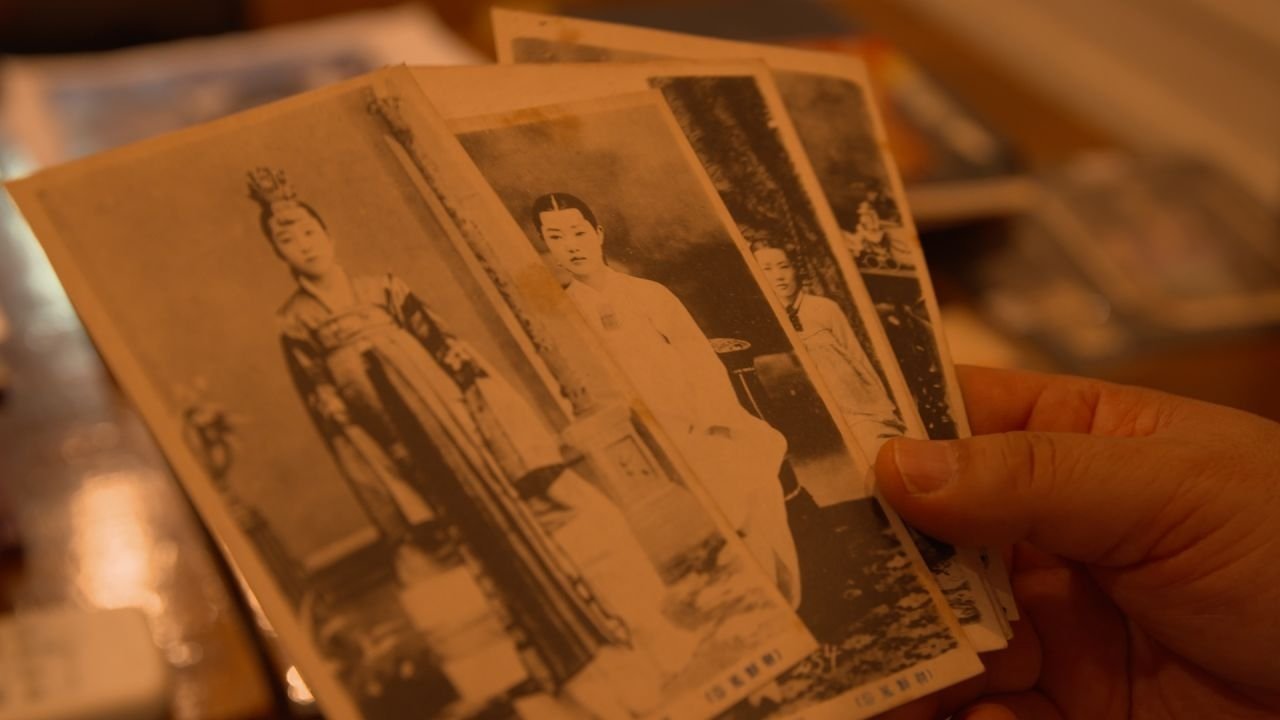 Gisaeng: The Confession of a Flower backdrop