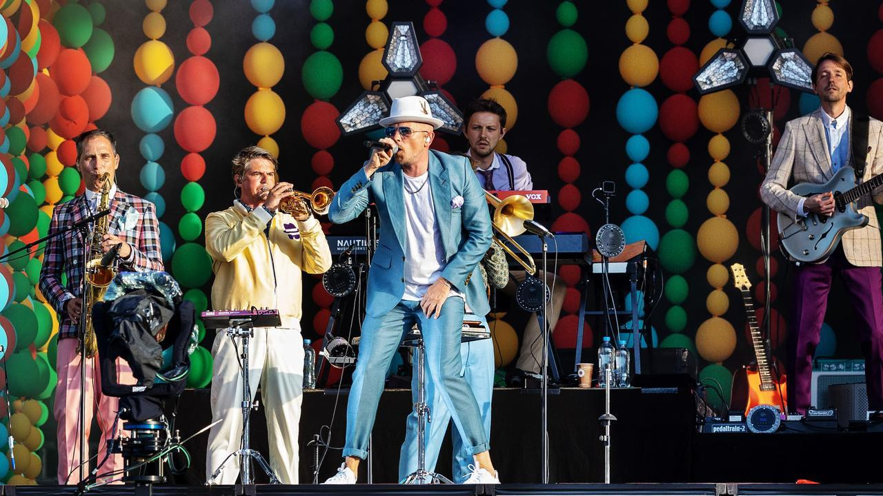 Jan Delay & Disko No. 1: Earth, Wind & Feiern Live 2021 backdrop