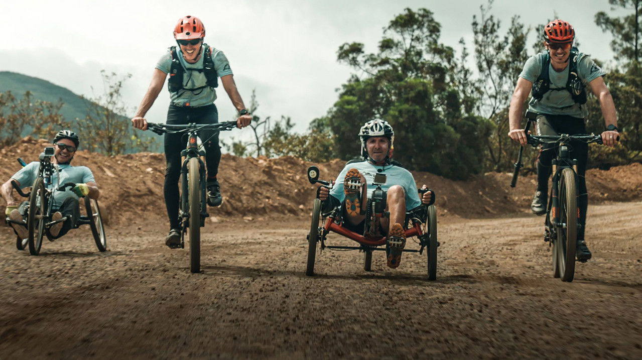 Côte à côte backdrop