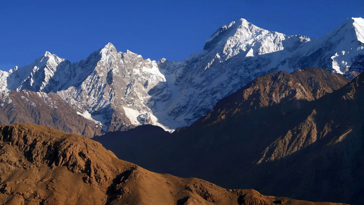 Hindou-Kouch 68 backdrop