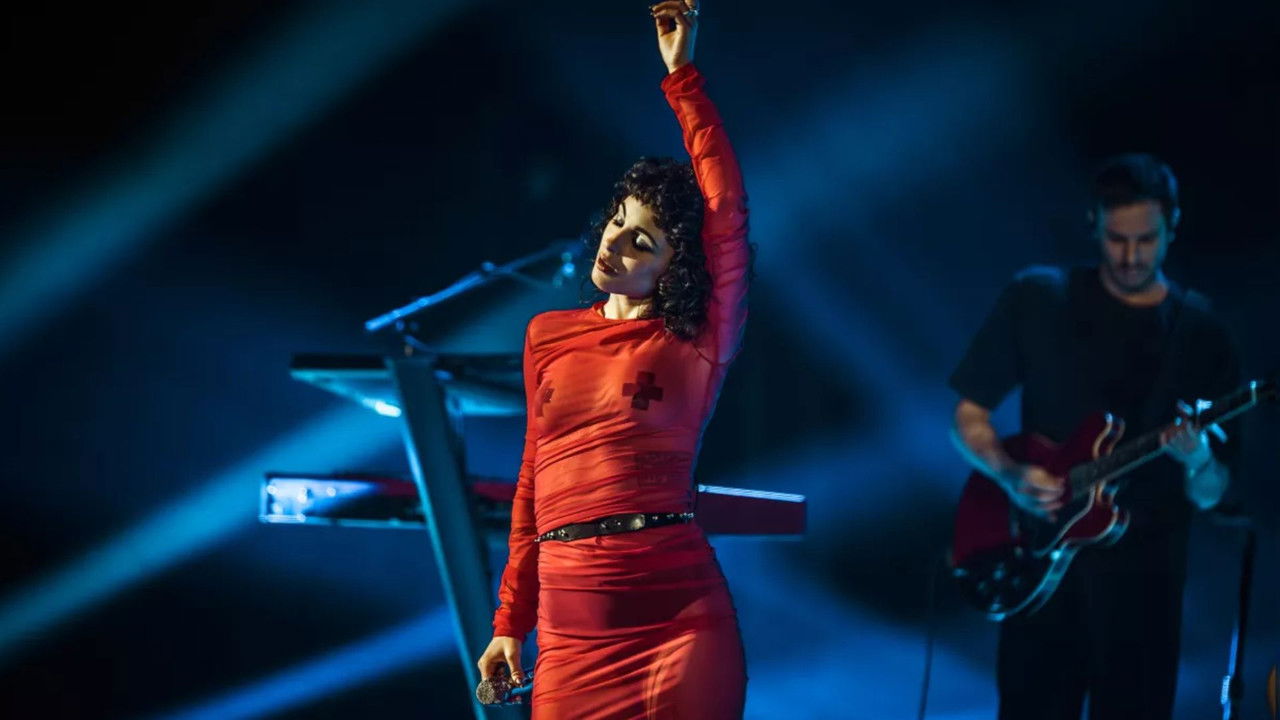 Basique, le concert BARBARA PRAVI backdrop