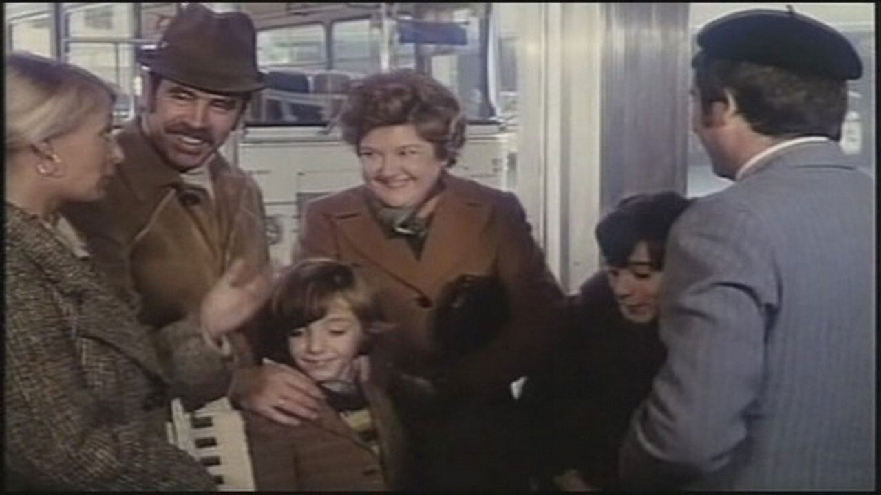 Eva, limpia como los chorros del oro backdrop