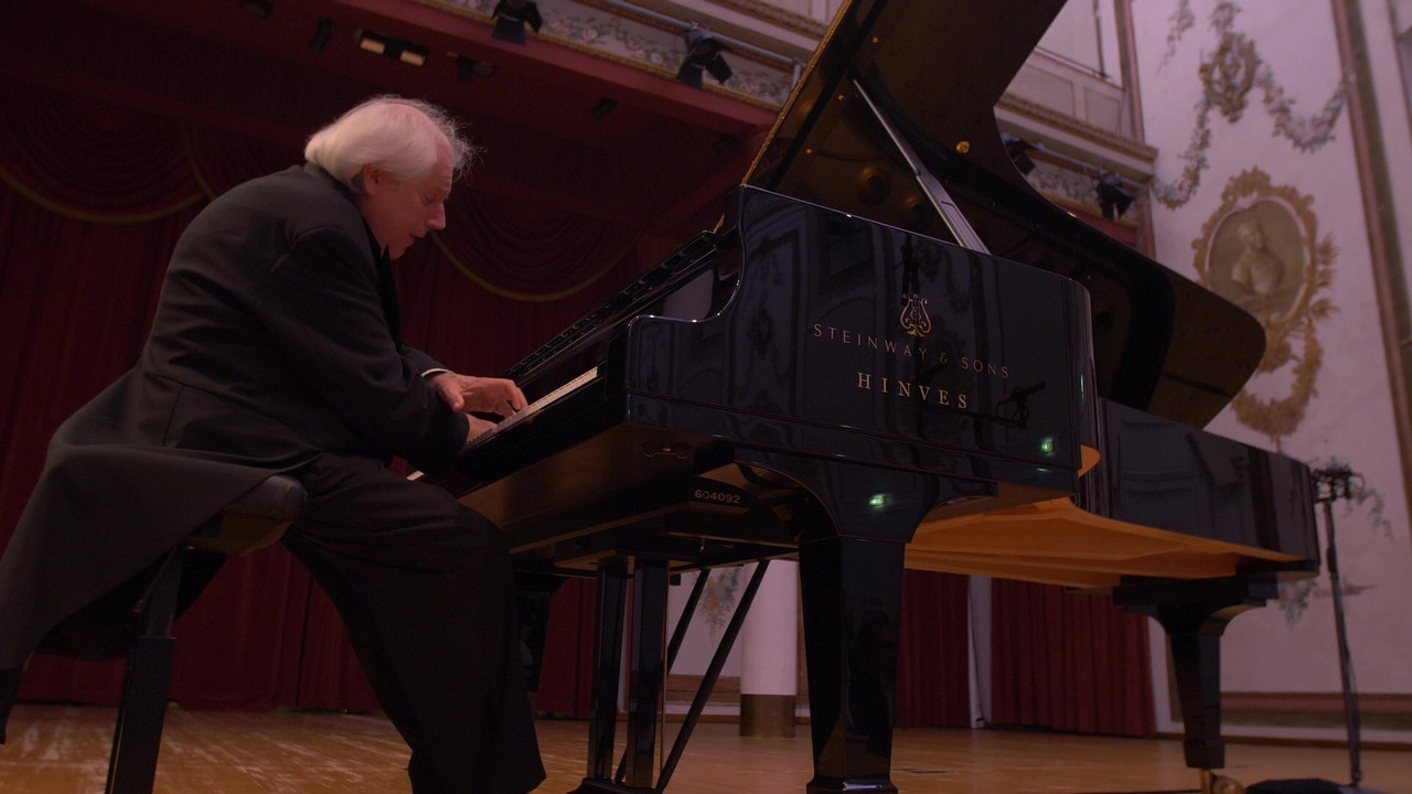 Grigori Sokolov at Esterházy Palace backdrop