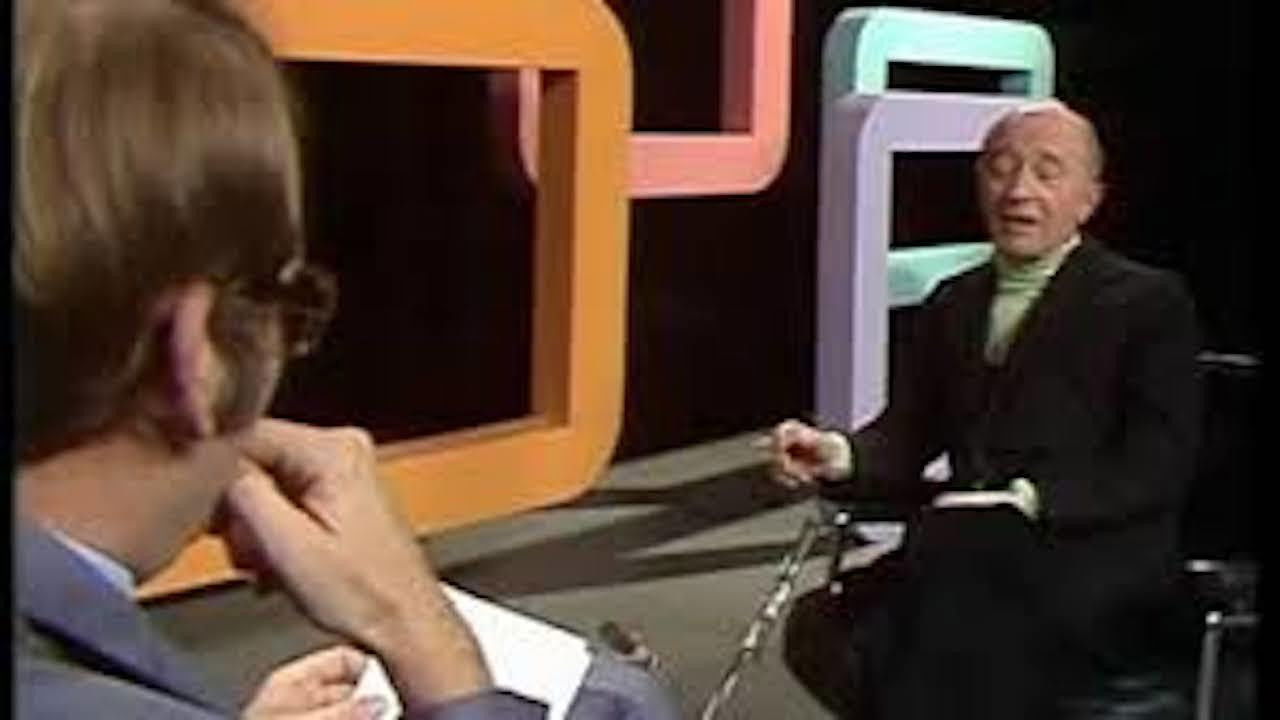 Michel Audiard et le mystère du triangle des Bermudes backdrop