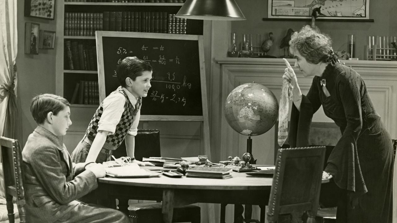 Millionærdrengen backdrop