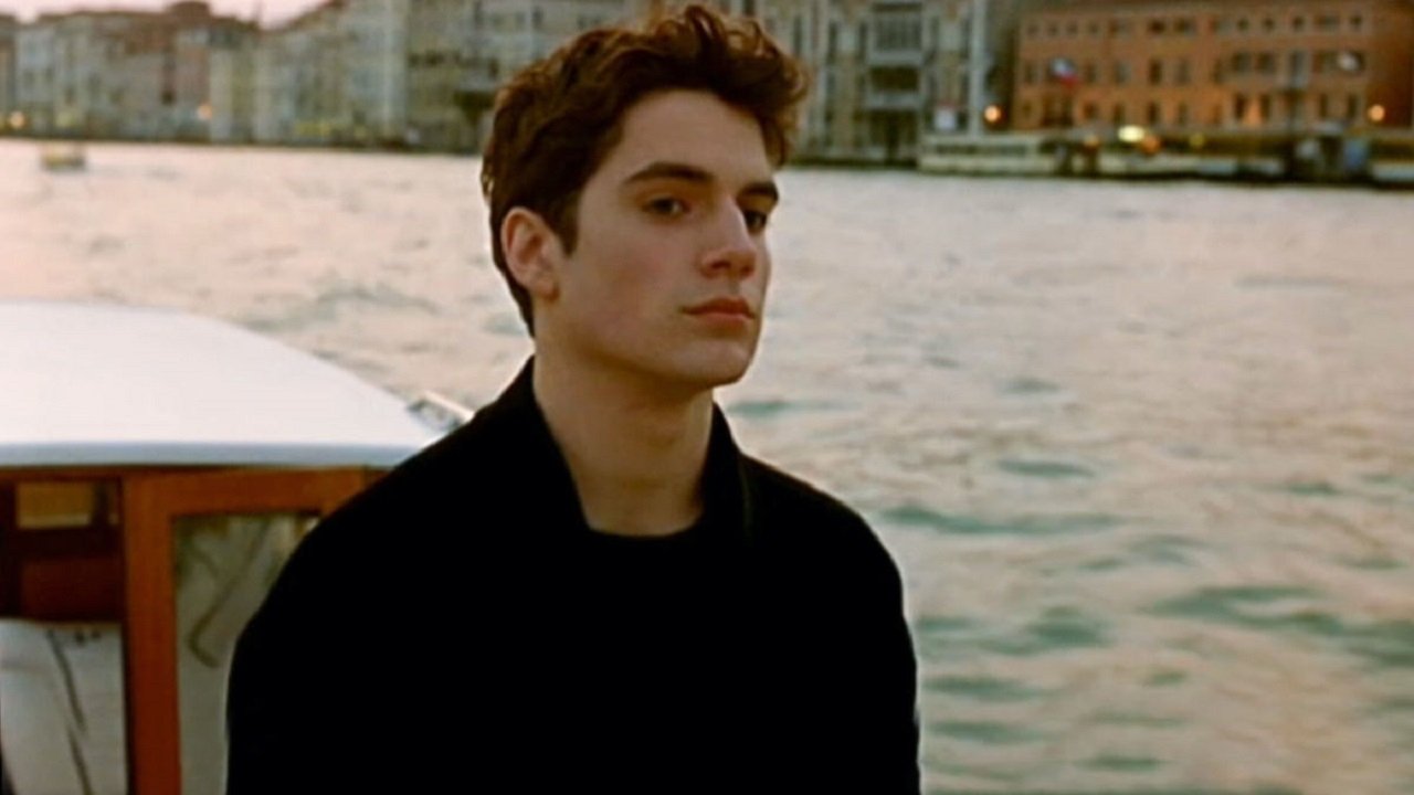 Hotel Laguna backdrop