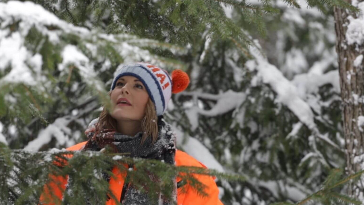 Basia sama w domu backdrop