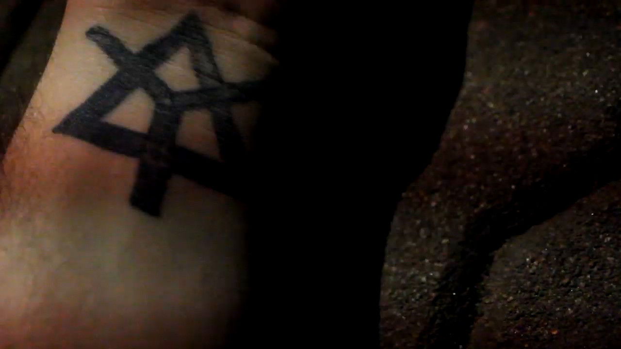 .Pursuit.Nowiale.: Richiamo a Lungo Termine backdrop