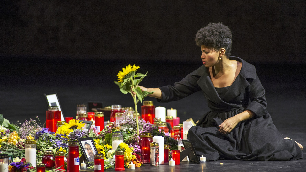 Mozart: La clemenza di Tito backdrop