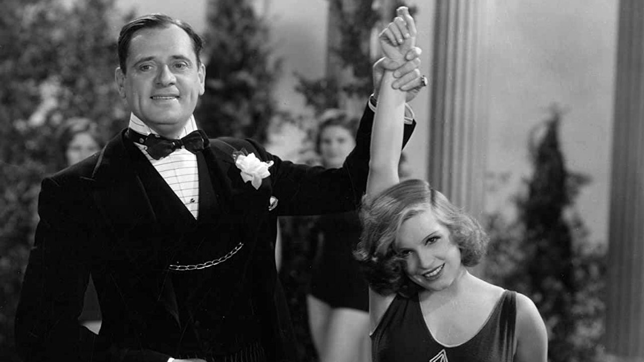 Goldie Gets Along backdrop