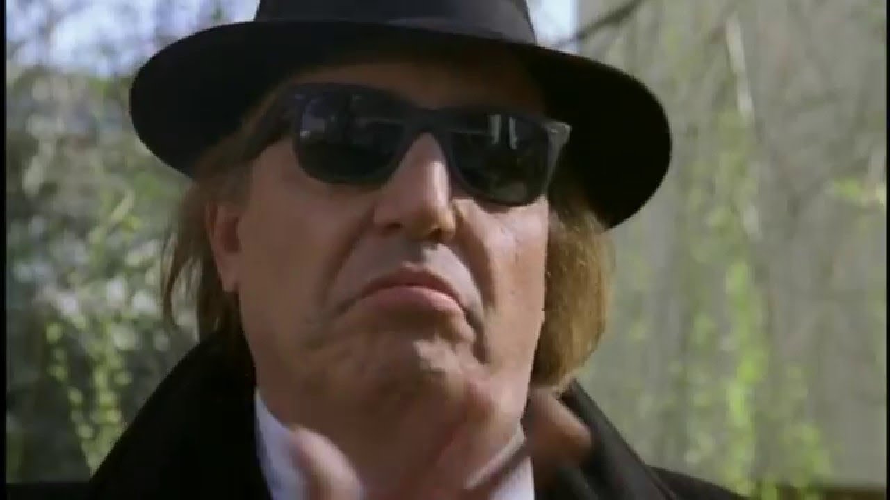 Arresti Domiciliari backdrop