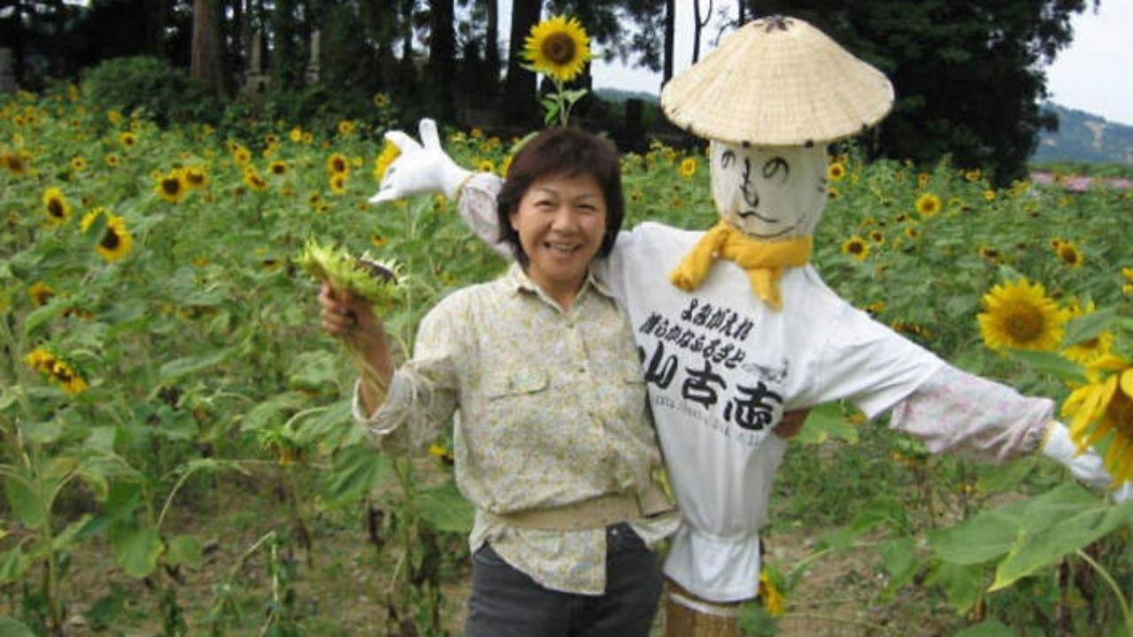 Yamakoshi: The Recovery of a Tiny Japanese Village backdrop