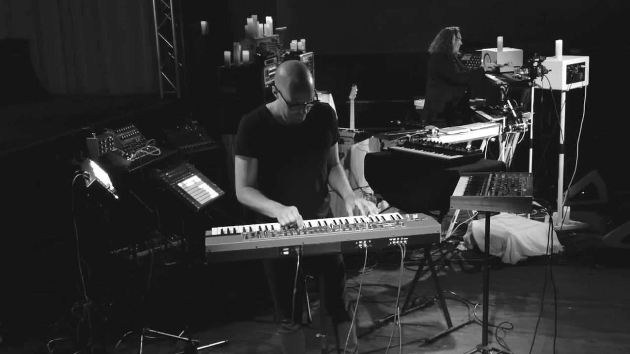 Schiller - Schiller x Quaeschning - Behind closed doors II - Dem Himmel so nah backdrop