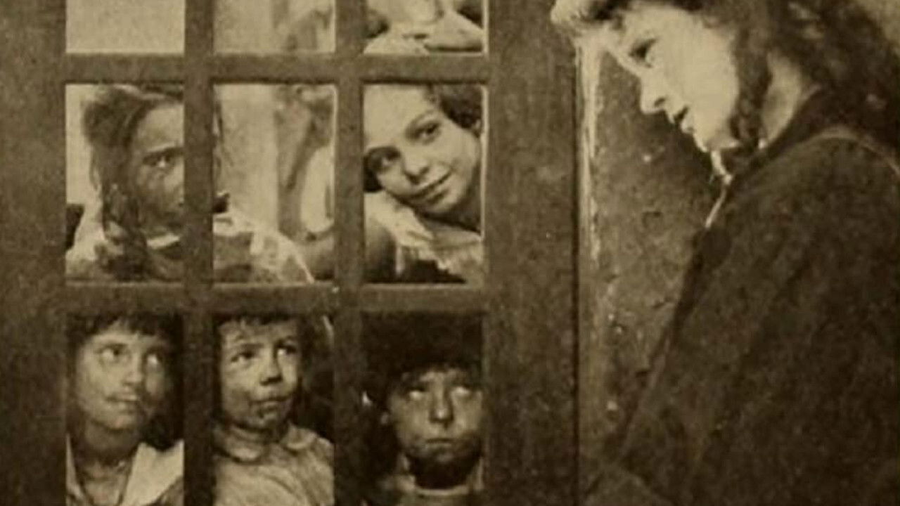 Sunshine Alley backdrop