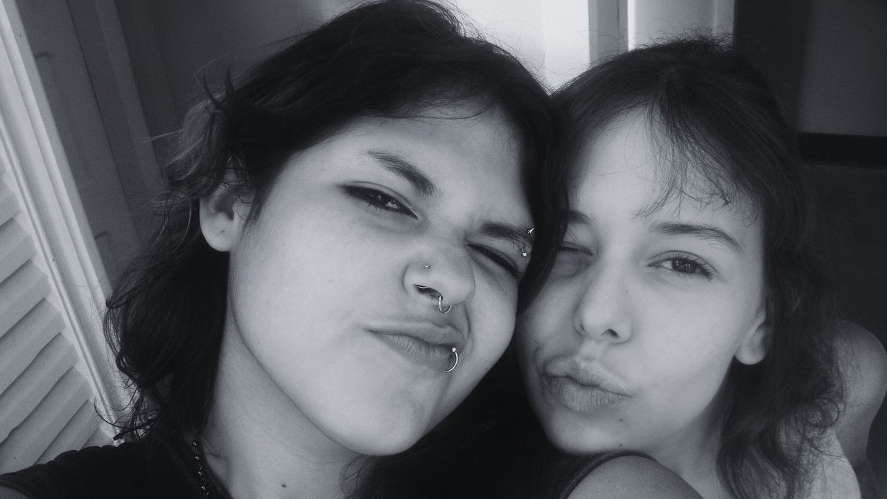 Mau Presságio backdrop