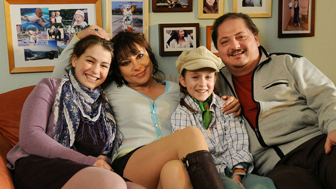 Familie Fröhlich – Schlimmer geht immer backdrop