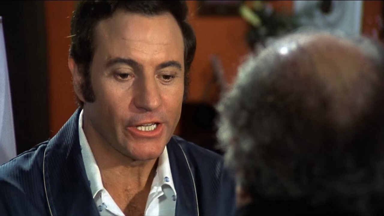 Un lujo a su alcance backdrop