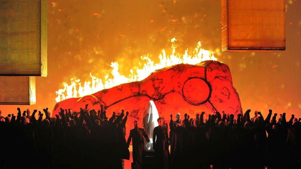 Berlioz: Les Troyens backdrop