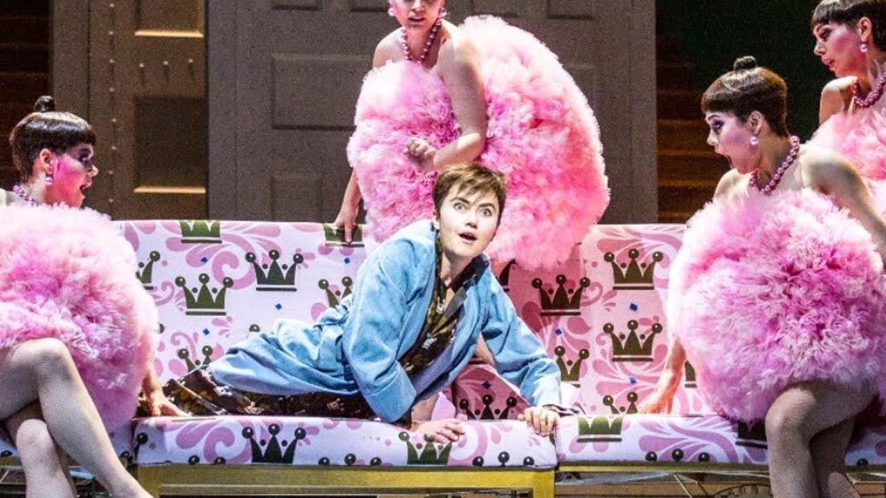 Chabrier: The Star backdrop